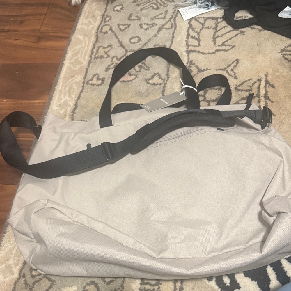 Everlane NWT the renew transit weekend bag